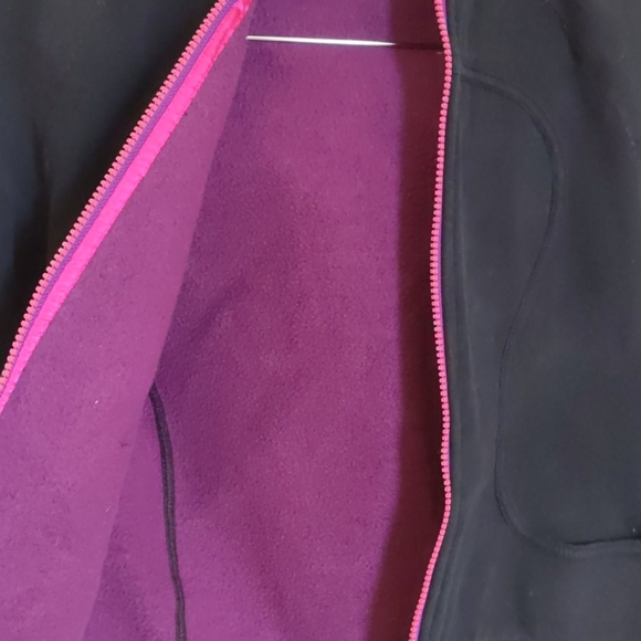 Lululemon Scuba Hoodie black with pink zipper - Picture 5 of 5